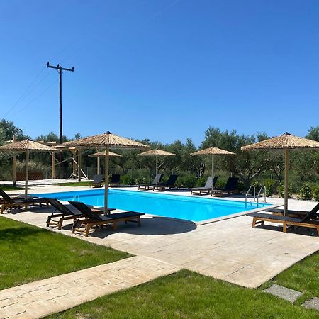 Three Charites Resort Гиалова Екстериор снимка