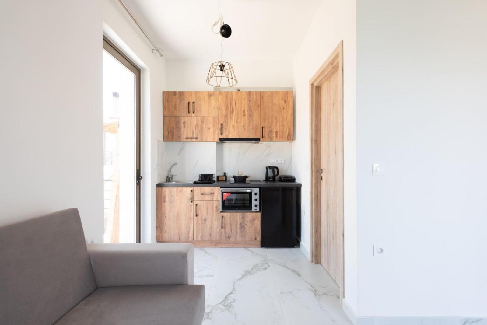 Three Charites Resort Гиалова Екстериор снимка