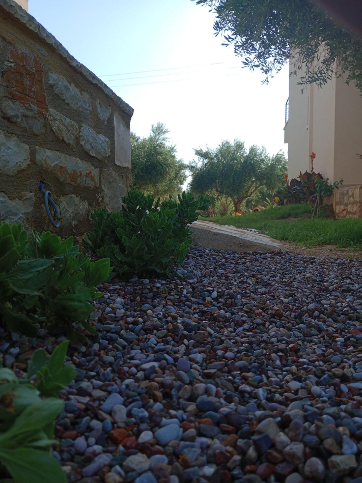 Three Charites Resort Гиалова Екстериор снимка