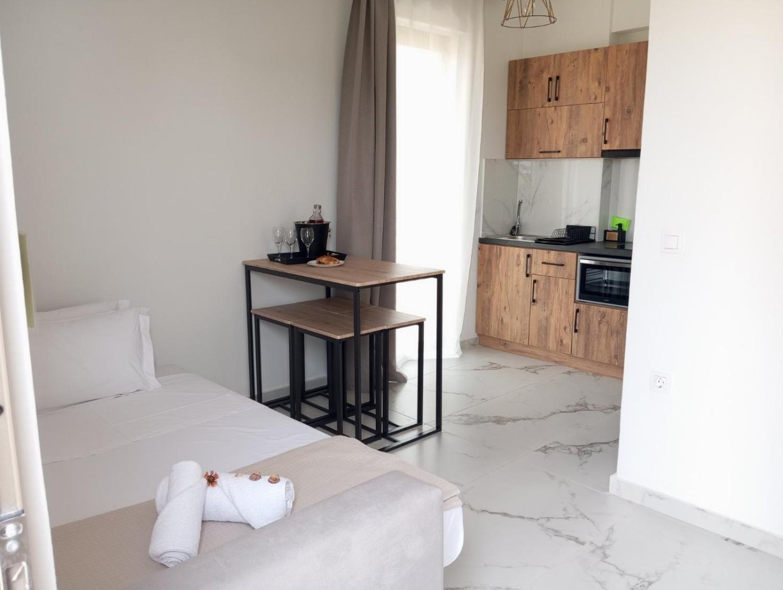 Three Charites Resort Гиалова Екстериор снимка
