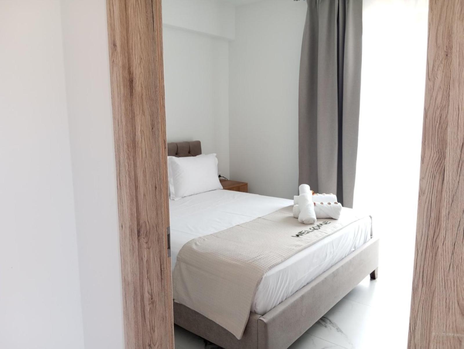 Three Charites Resort Гиалова Екстериор снимка