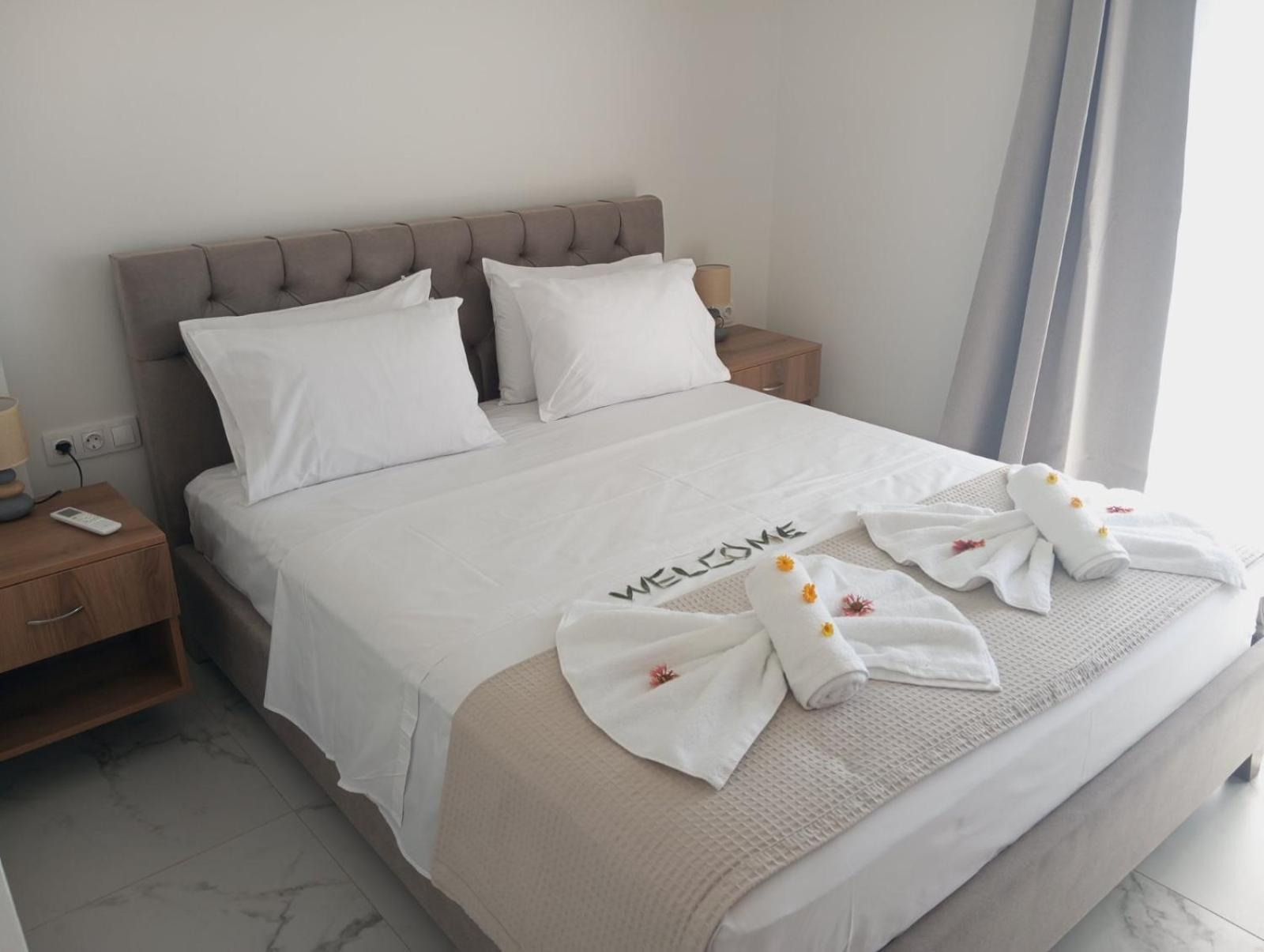 Three Charites Resort Гиалова Екстериор снимка