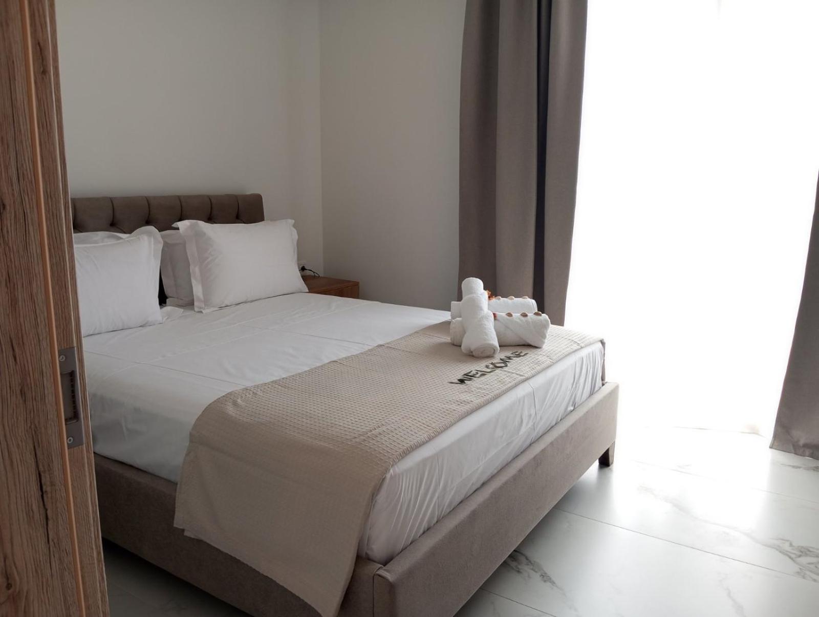 Three Charites Resort Гиалова Екстериор снимка