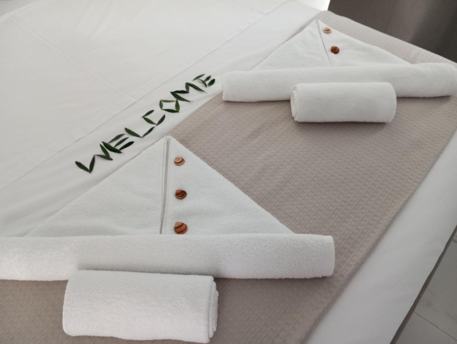 Three Charites Resort Гиалова Екстериор снимка