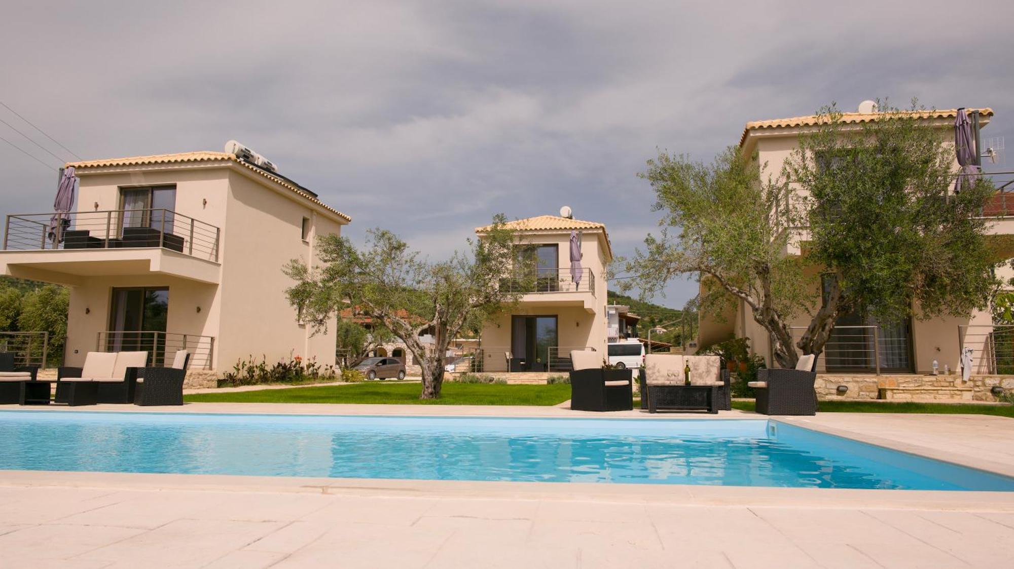 Three Charites Resort Гиалова Екстериор снимка