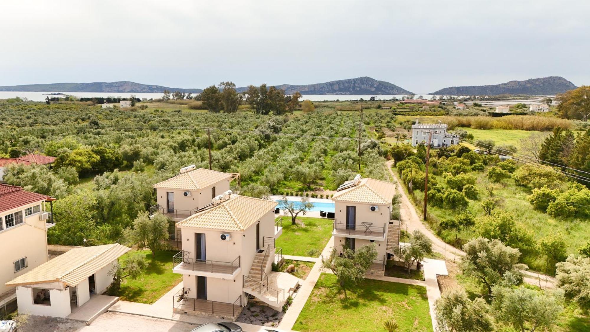 Three Charites Resort Гиалова Екстериор снимка