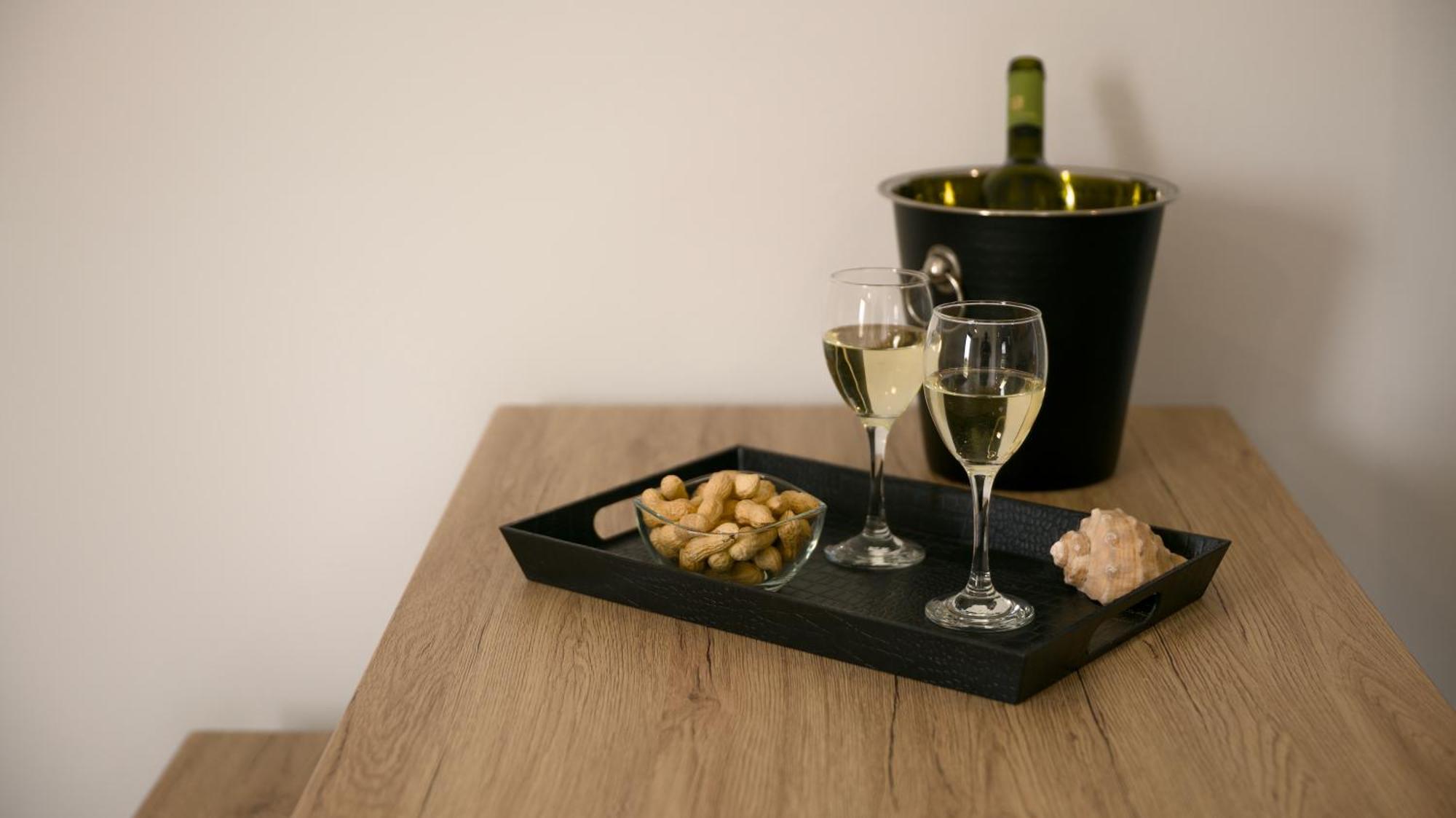 Three Charites Resort Гиалова Екстериор снимка