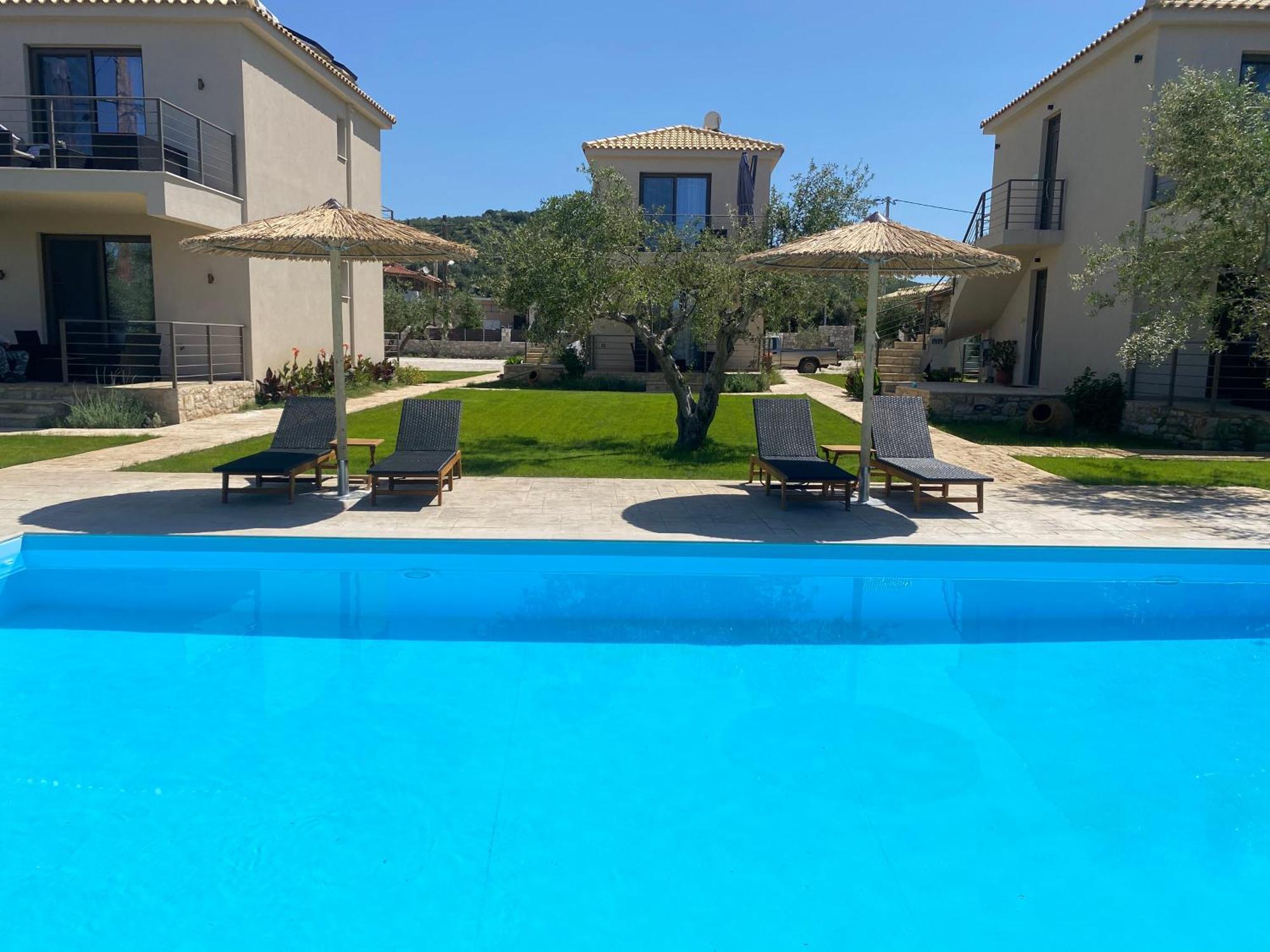 Three Charites Resort Гиалова Екстериор снимка